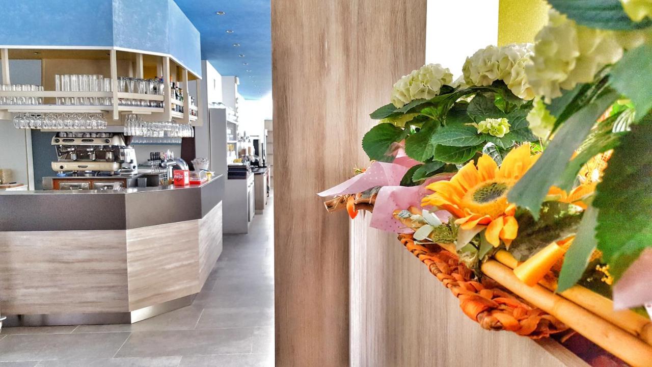 Hotel Alla Terrazza 비비오네 외부 사진